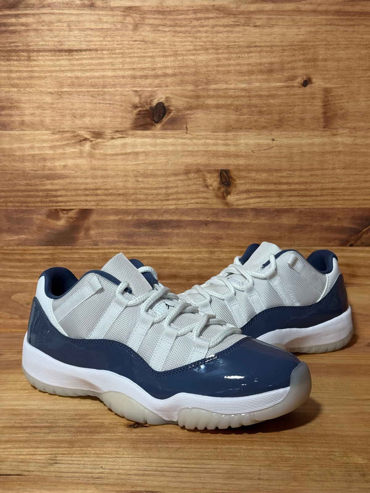 Jordan 11 Retro Low Diffused Blue
