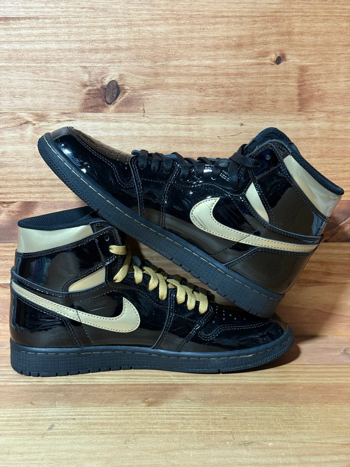 Jordan 1 Retro High Black Metallic Gold (2020) - Size 9