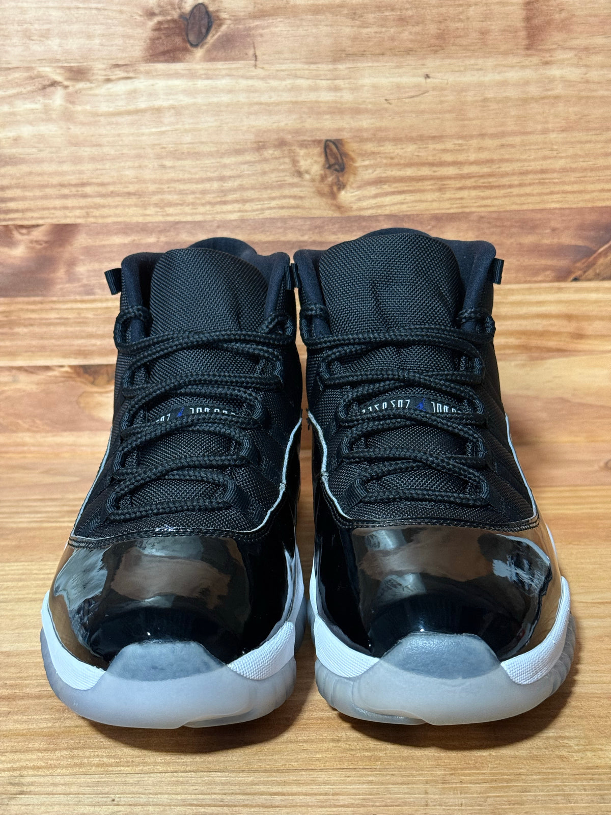 Jordan 11 Retro Space Jam (2016)