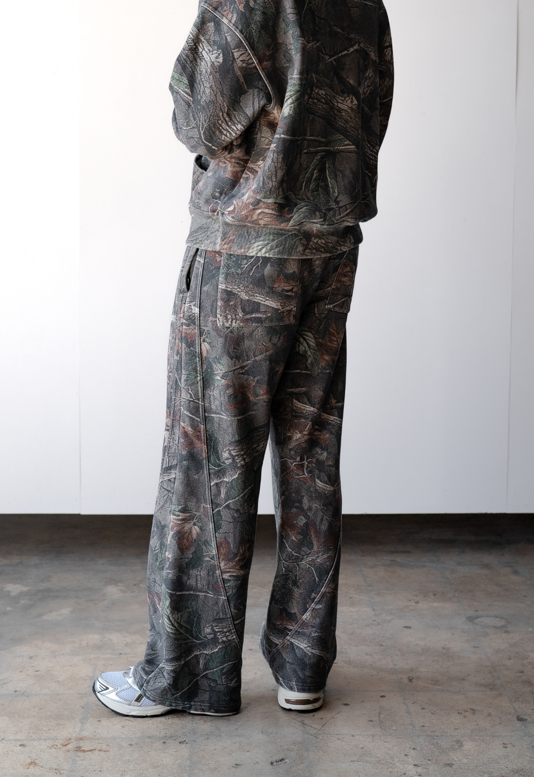"LOGO" CAMO SWEATPANTS