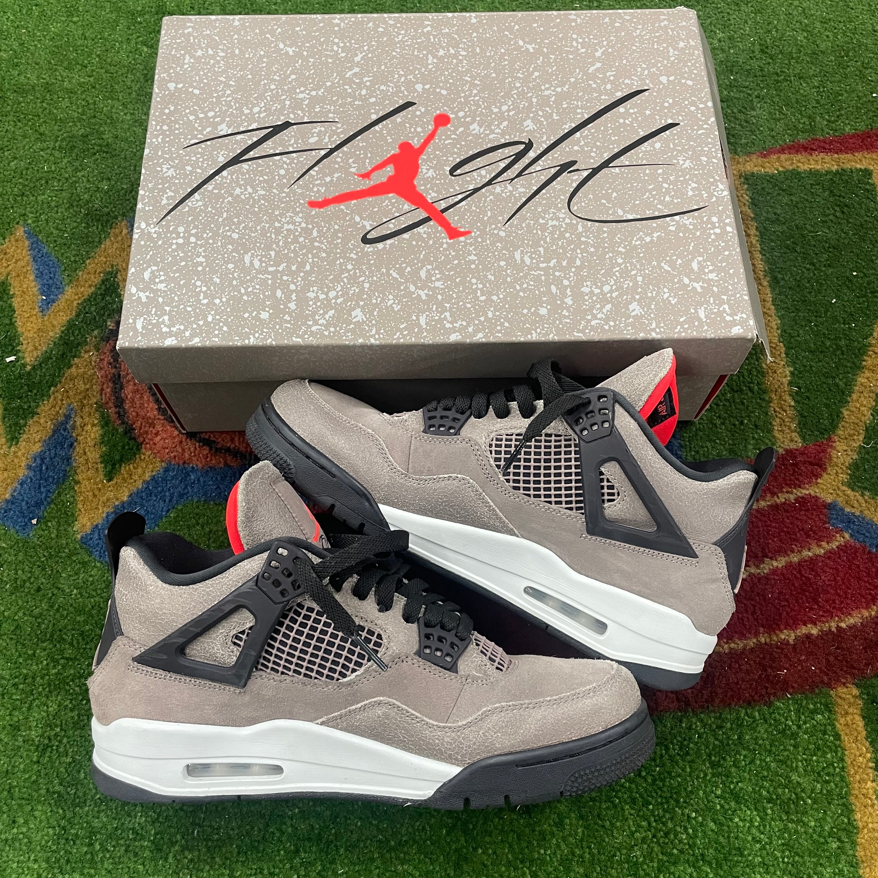 Jordan 4 “Taupe Haze” Size 10