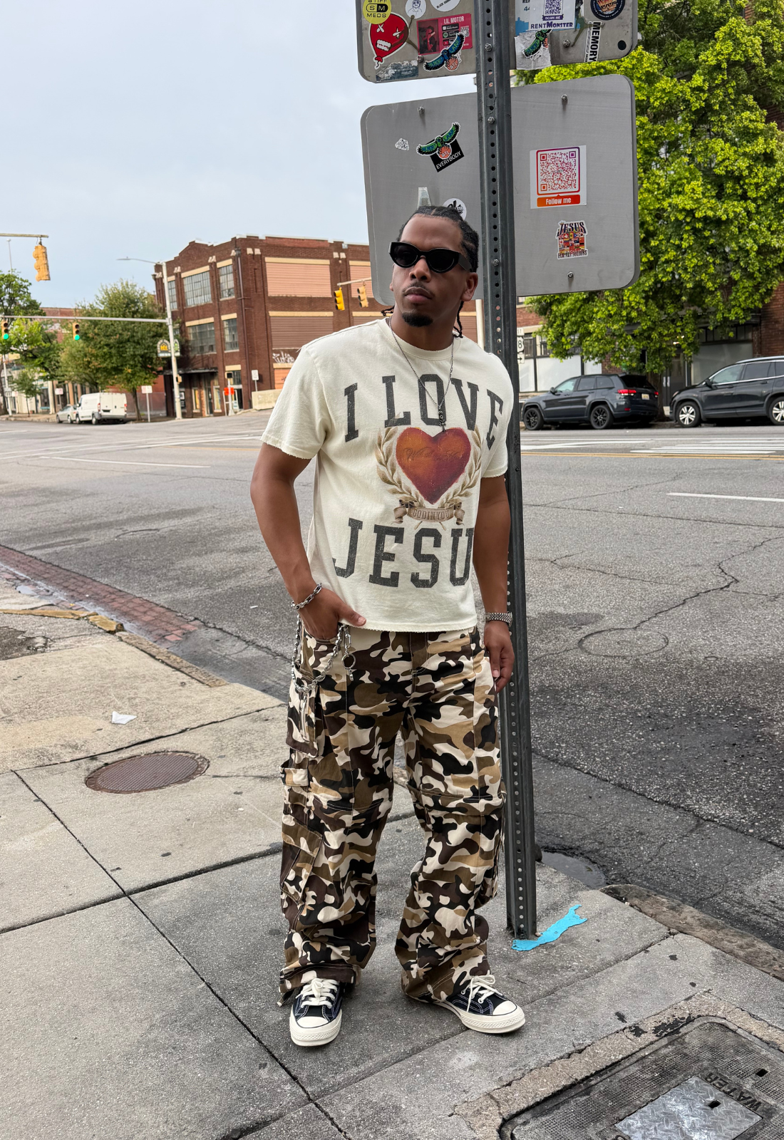 "I LOVE JESUS" TEE (OFF-WHITE)