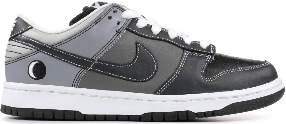 Nike SB Dunk Low Lunar Eclipse (East) -Size 9.5