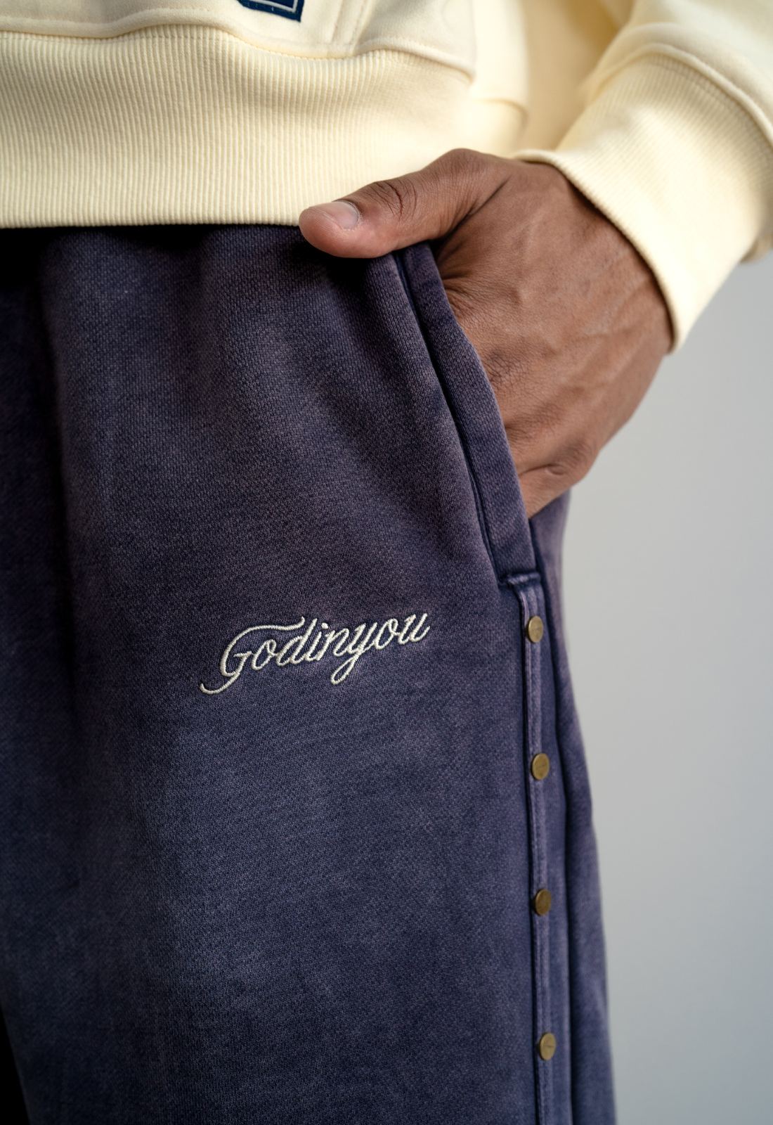 "LOGO" NAVY STUDDED SWEATPANTS