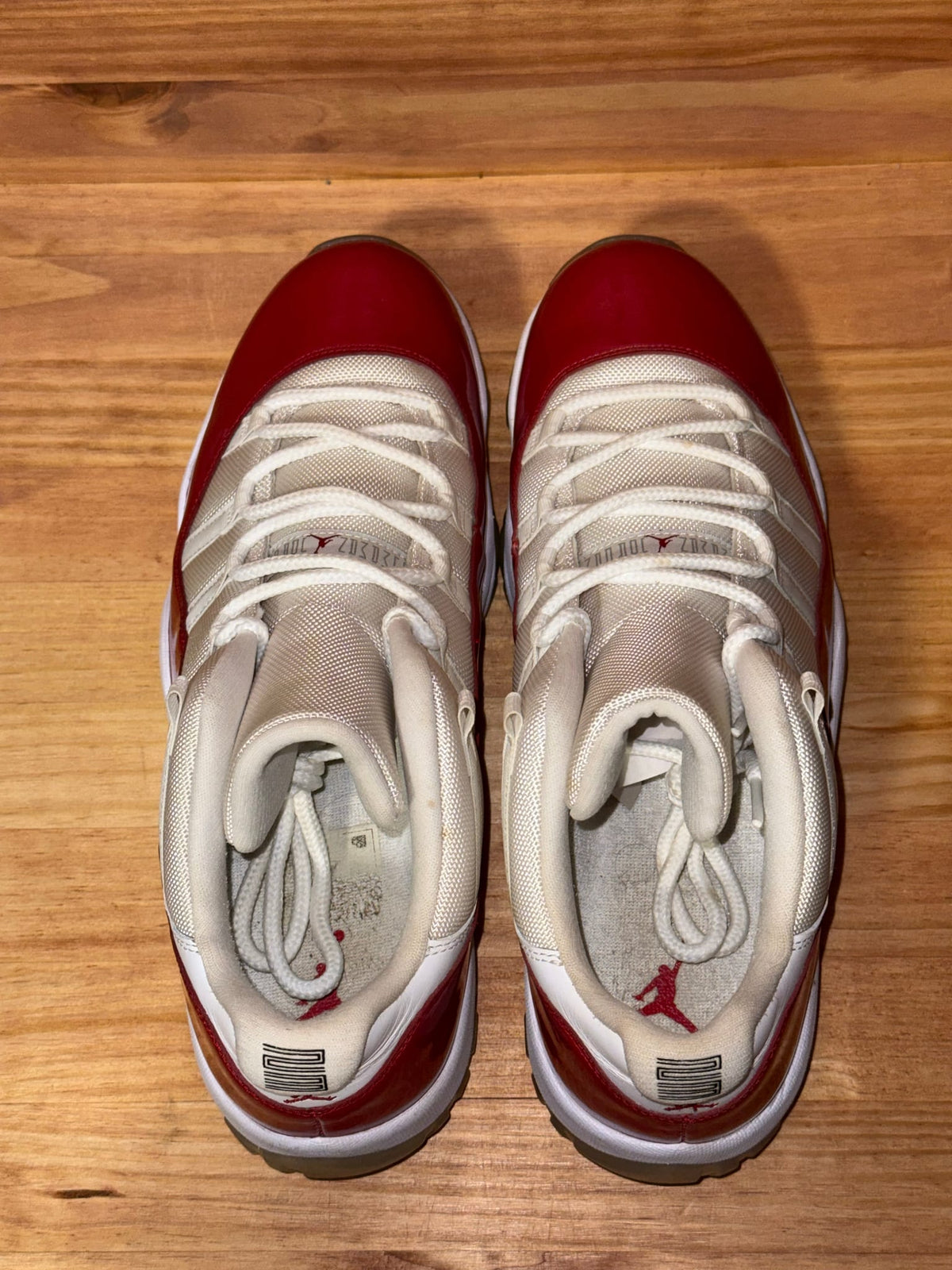 Jordan 11 Retro Low Cherry (2016)