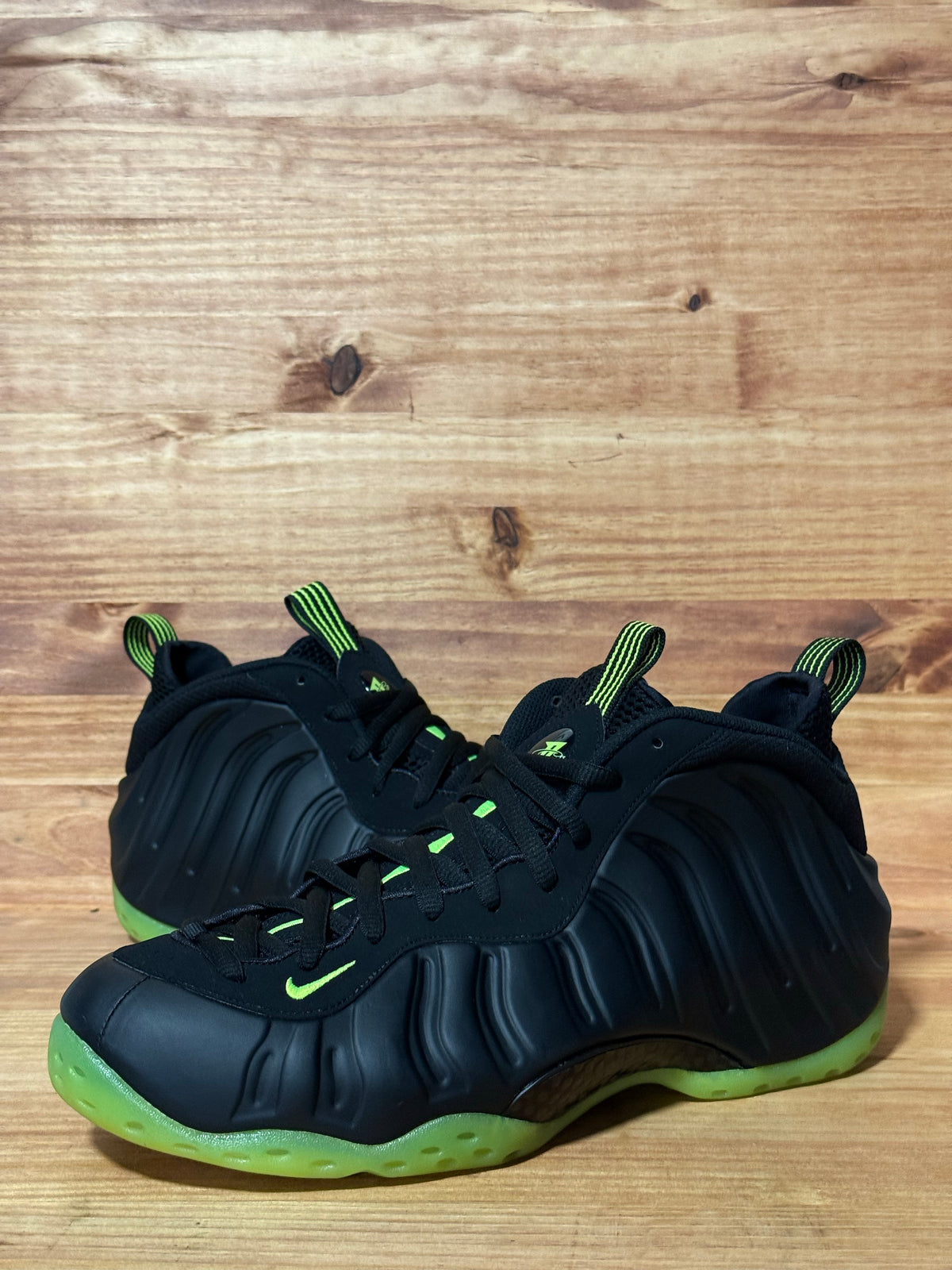 Nike Air Foamposite One Black Volt
