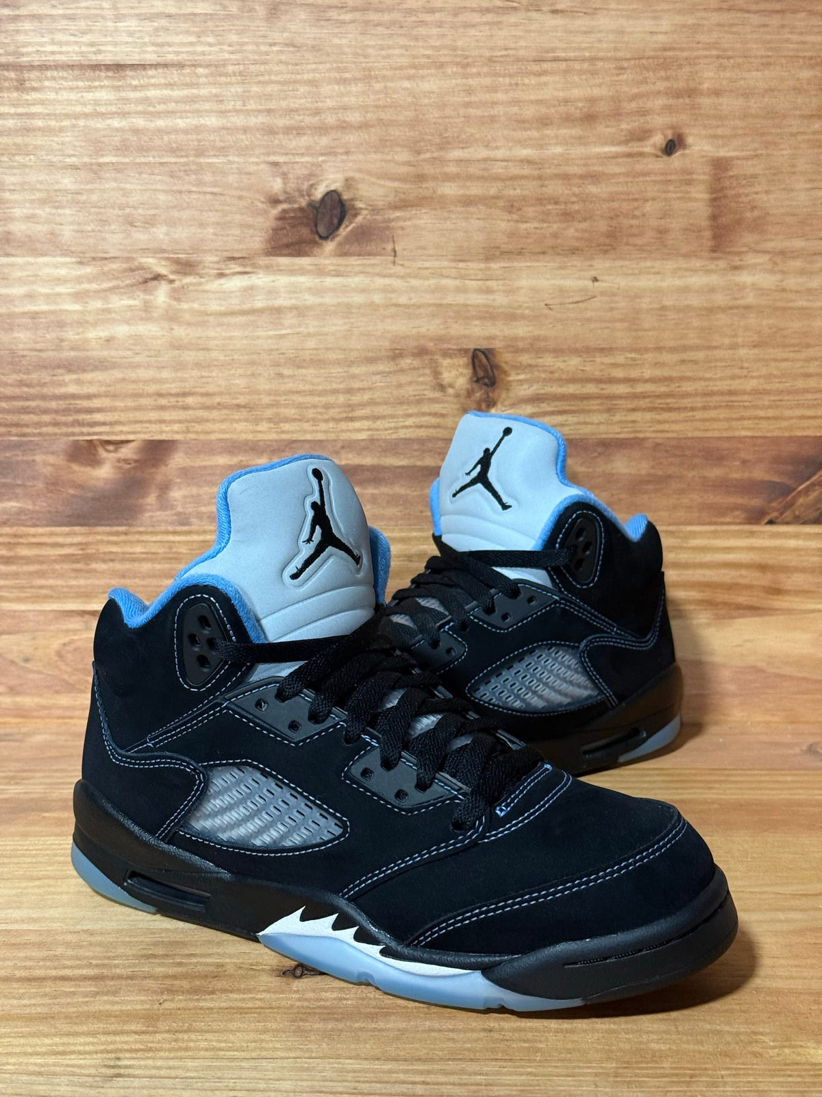 Jordan 5 Retro Black University Blue (2026) (GS) - Size 7Y