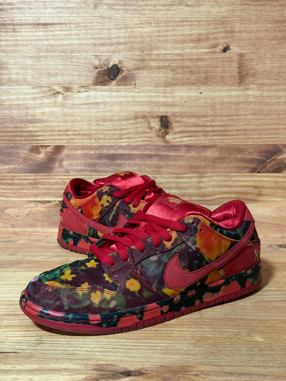 Nike SB Dunk Low The Wizard of Oz Poppy Field - Size 10.5