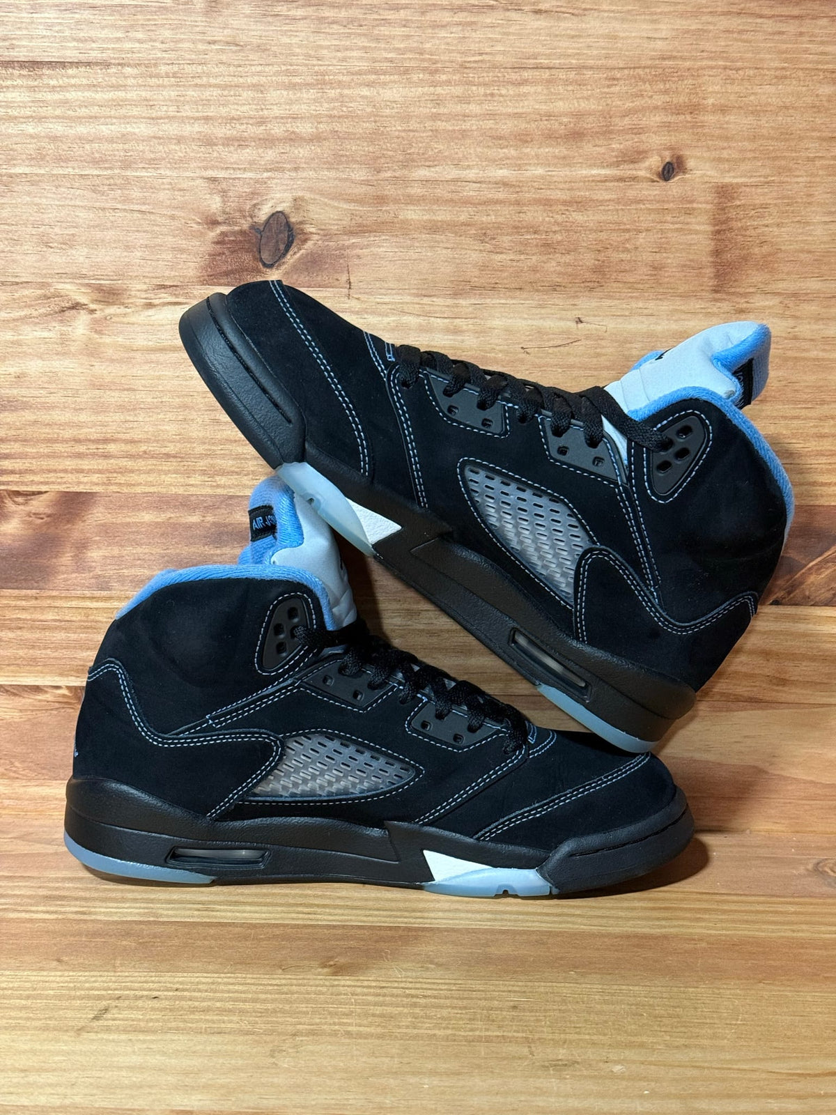 Jordan 5 Retro Black University Blue (2026) (GS) - Size 7Y