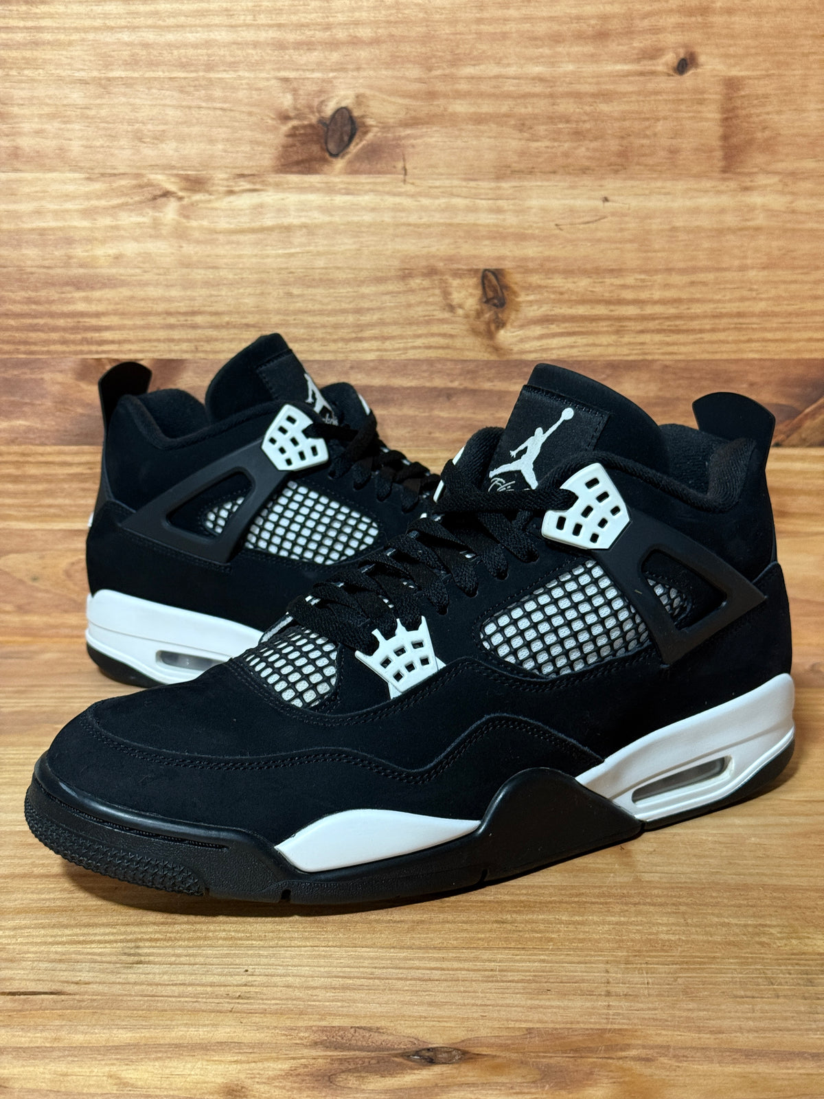 Jordan 4 Retro White Thunder