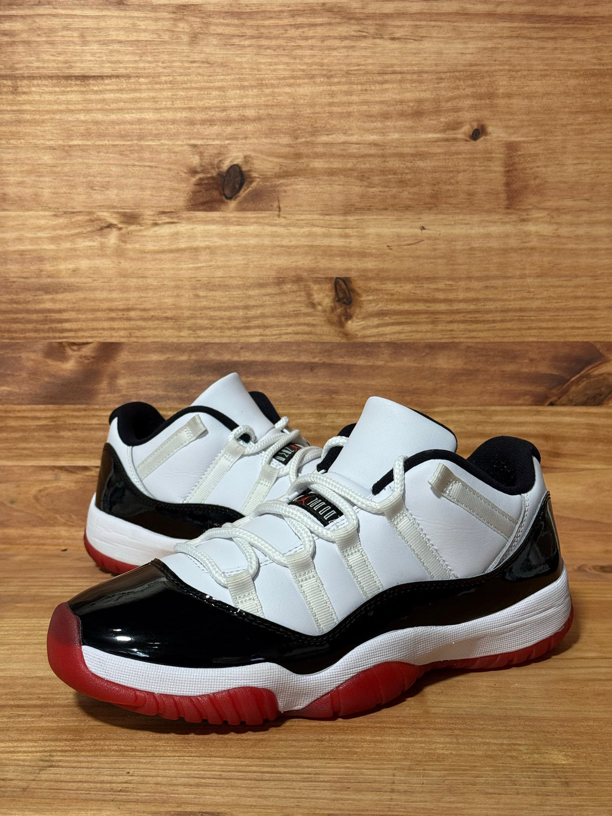 Jordan 11 Retro Low Concord Bred