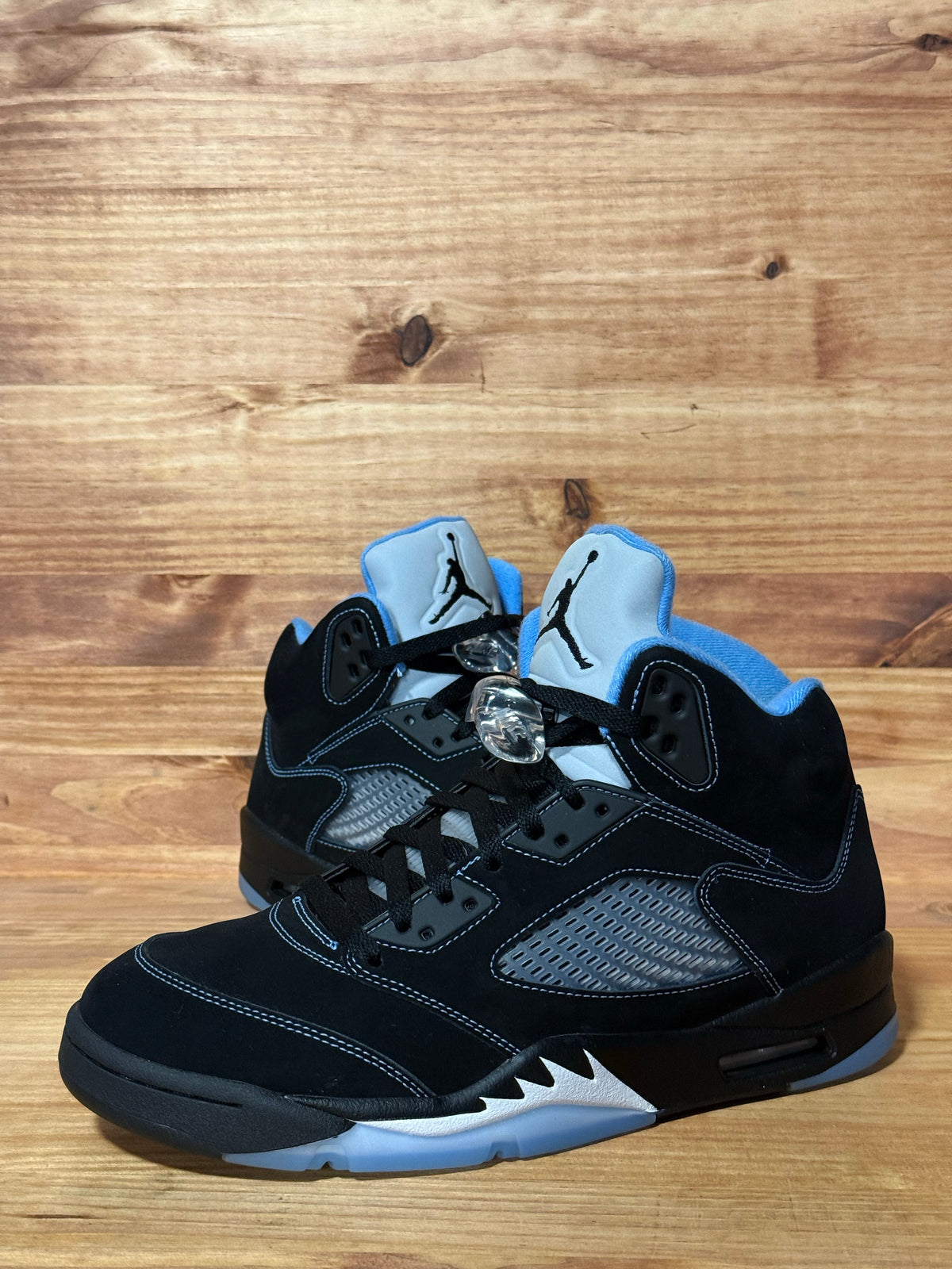 Jordan 5 Retro Black University Blue (2026)