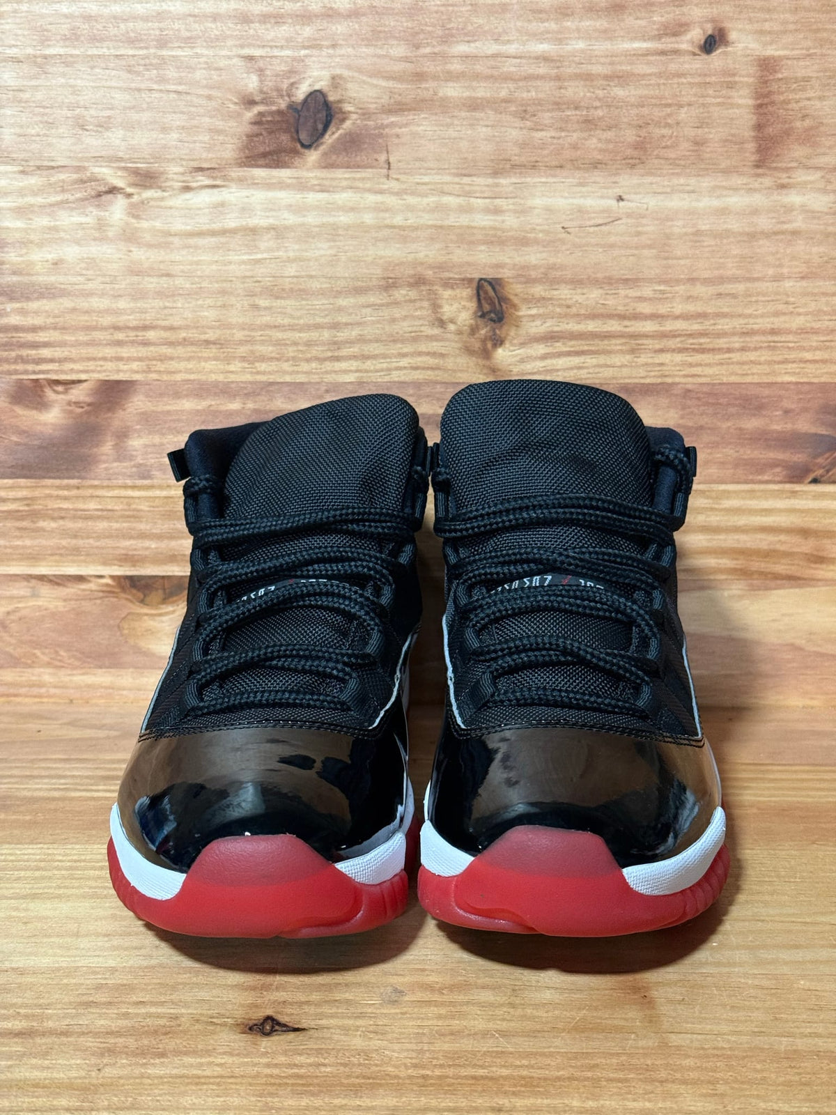 Jordan 11 Retro Playoffs Bred (2019) - Size 9