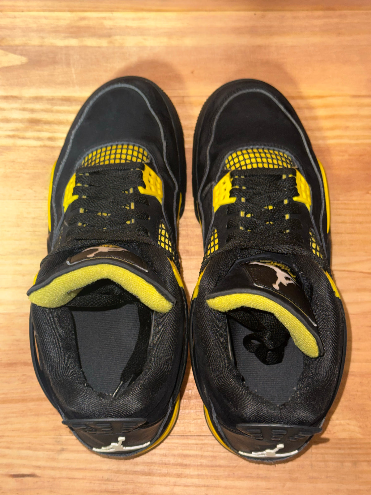 Jordan 4 Retro Thunder (2023)