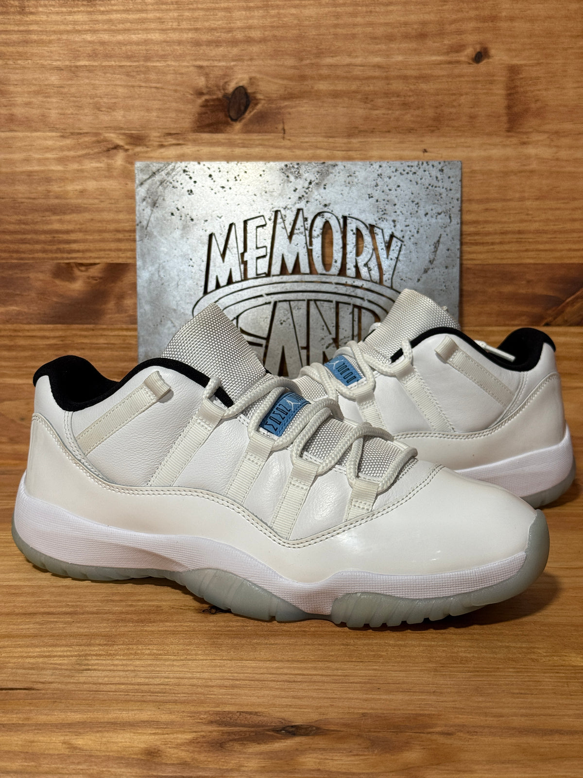 Jordan 11 Retro Low Legend Blue