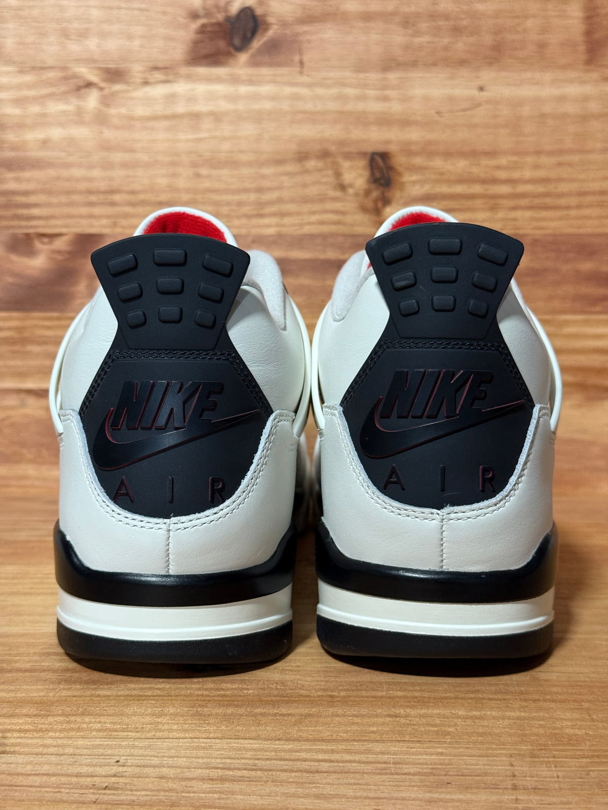 Jordan 4 Retro OG Flight Club