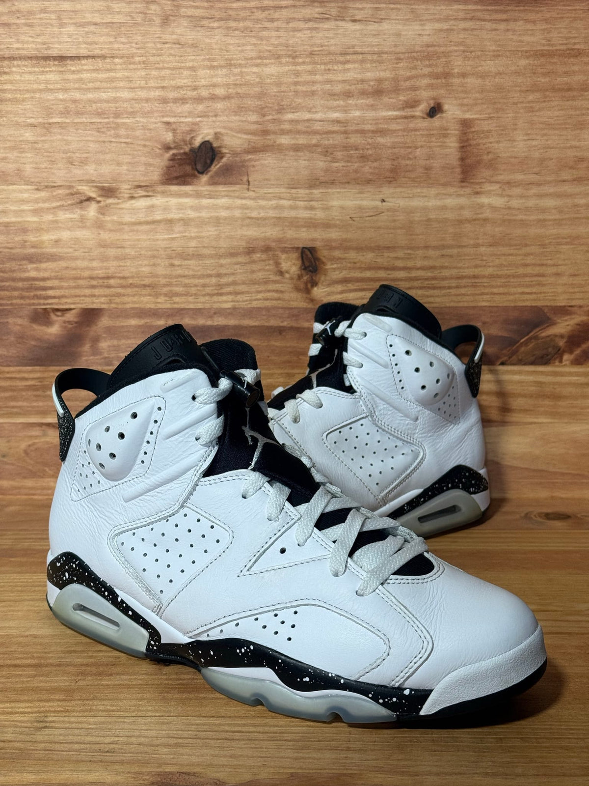 Jordan 6 Retro Reverse Oreo - Size 11