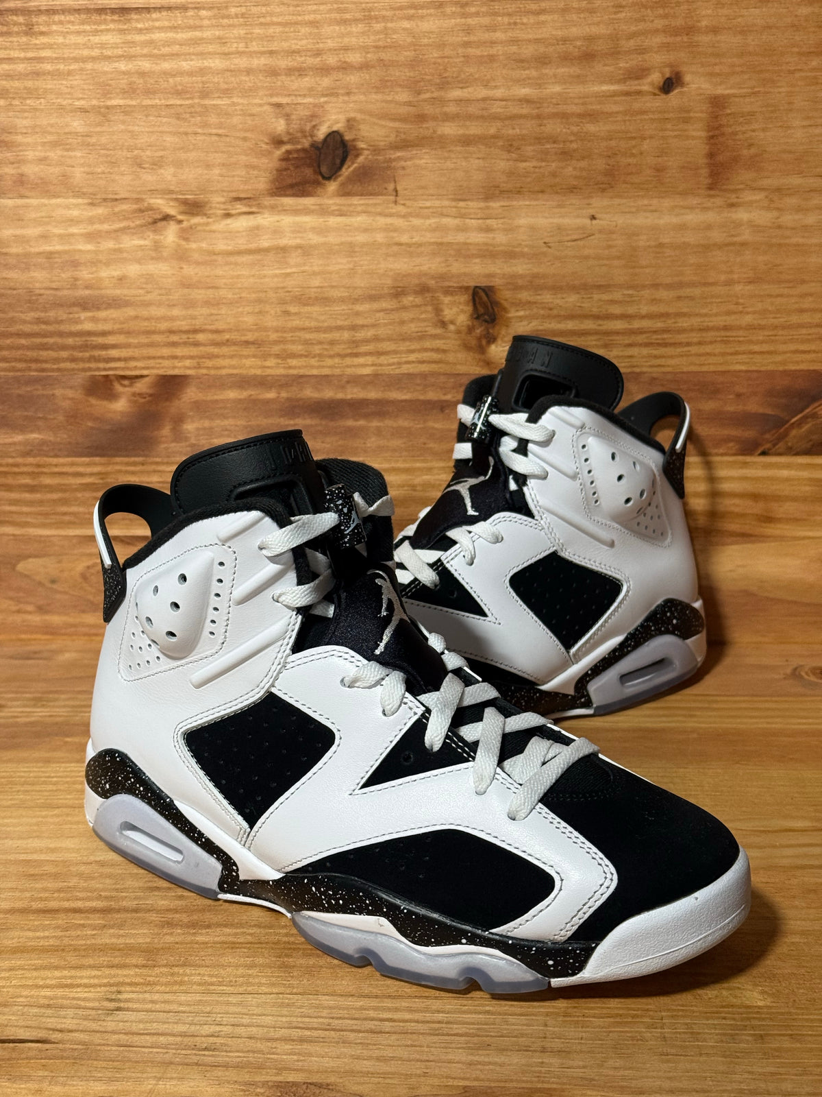 Jordan 6 Retro Oreo (2026) - Size 9