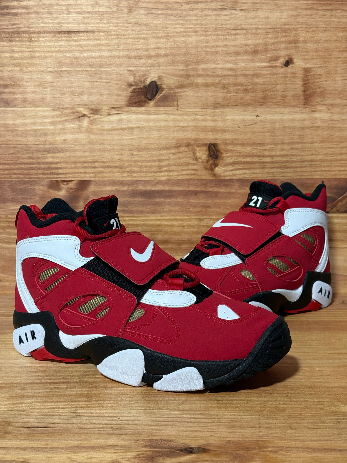 Nike Air Diamond Turf 2 Red Gold (2026)
