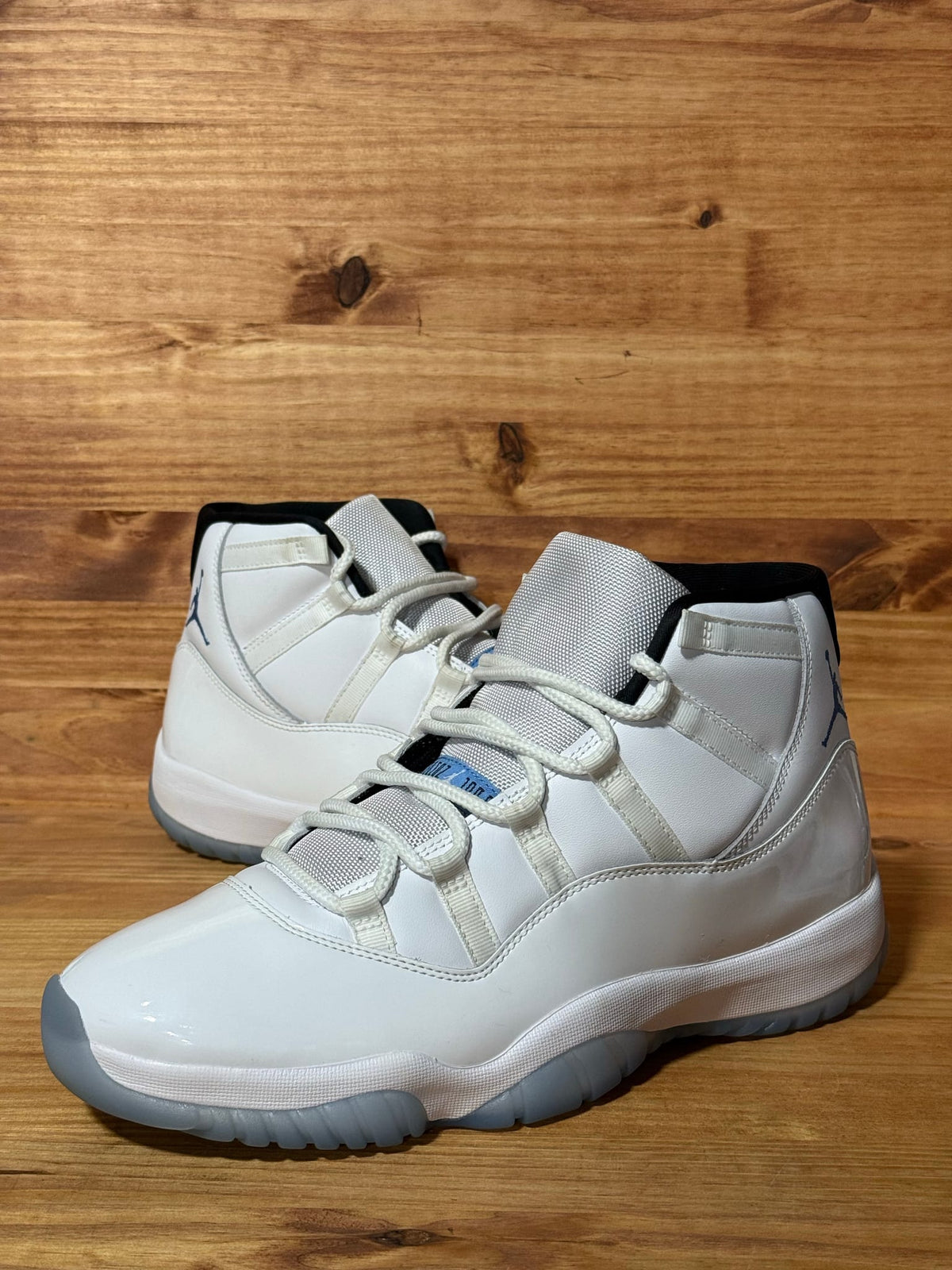 Jordan 11 Retro Legend Blue (2024) - Size 13