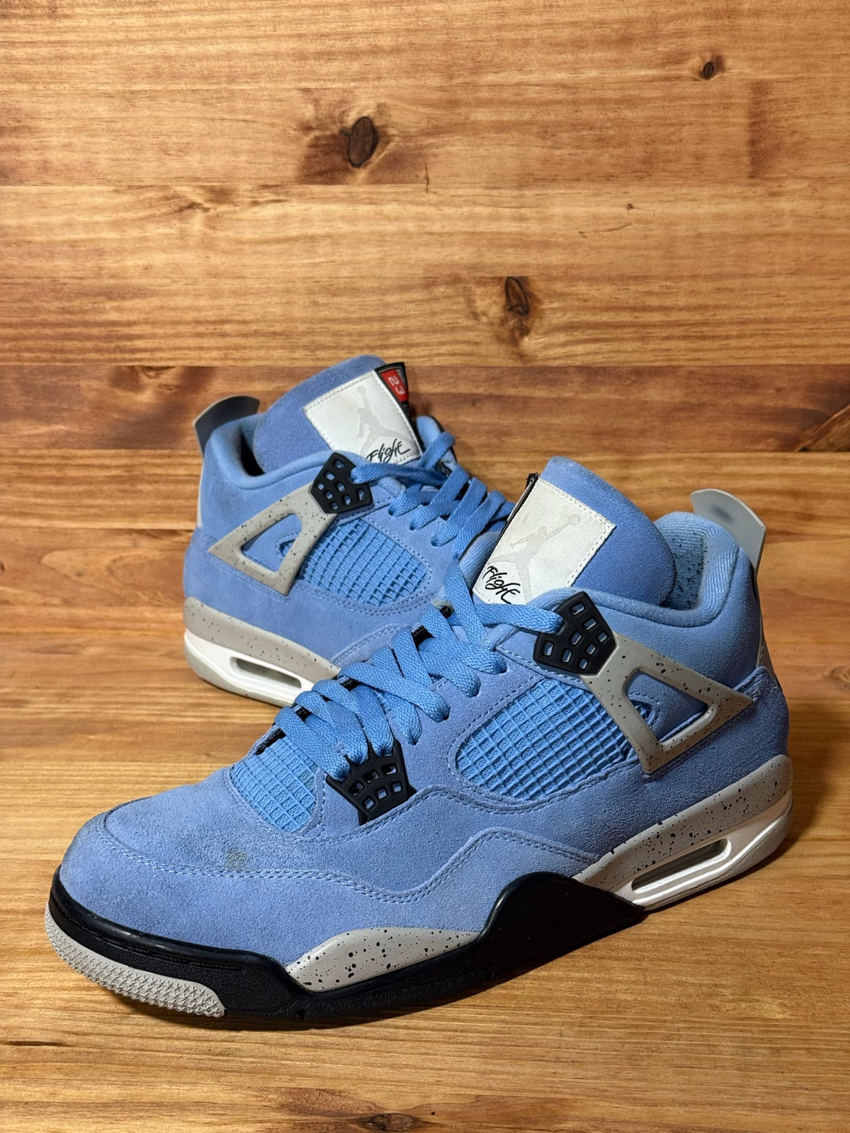 Jordan 4 Retro University Blue - Size 11.5