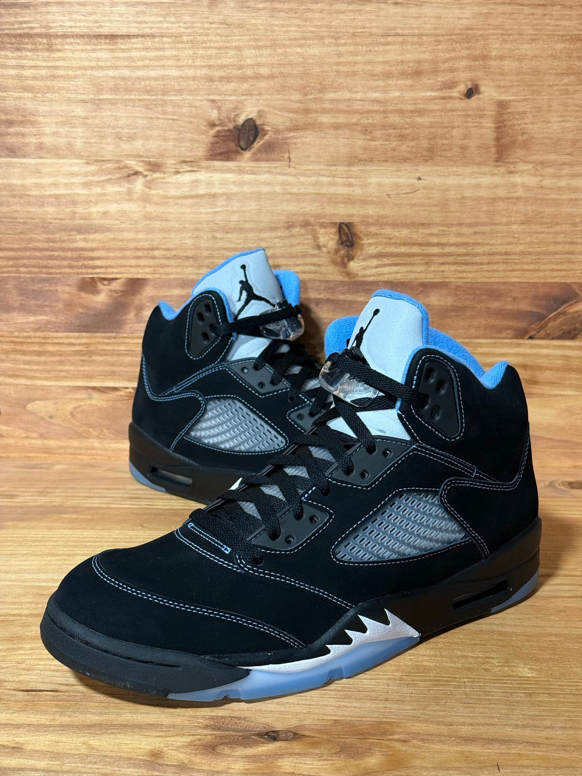 Jordan 5 Retro Black University Blue (2026) - Size 11.5
