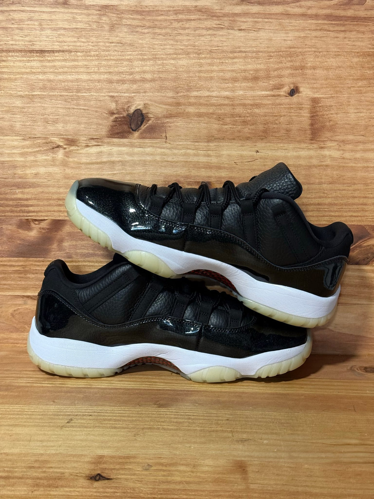Jordan 11 Retro Low 72-10 - Size 11