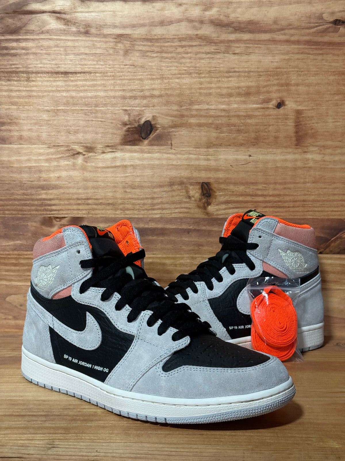 Jordan 1 Retro High Neutral Grey Hyper Crimson