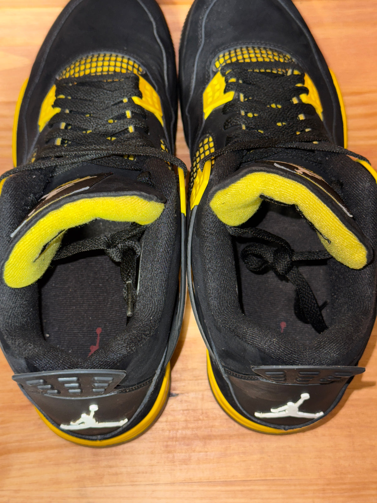Jordan 4 Retro Thunder (2023)