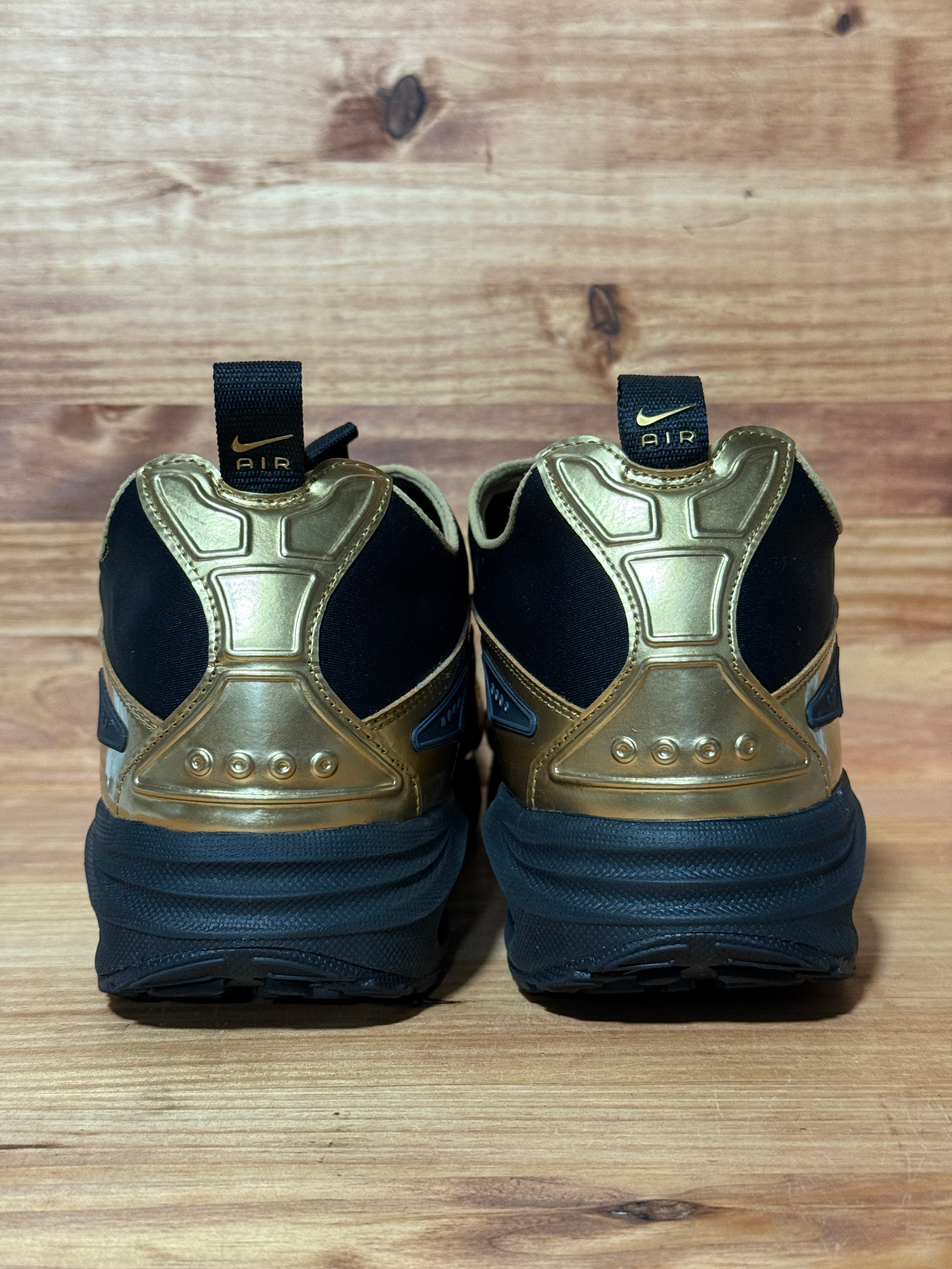 Nike Air Max Sunder Black Dark Smoke Grey Metallic Gold (Women's)