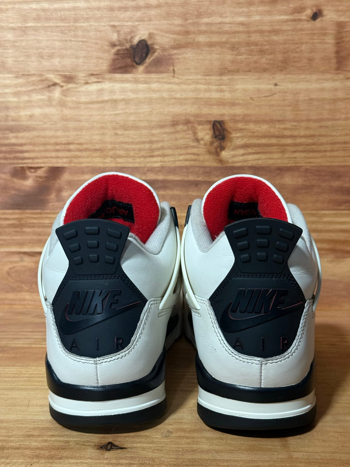 Jordan 4 Retro OG Flight Club - Size 10