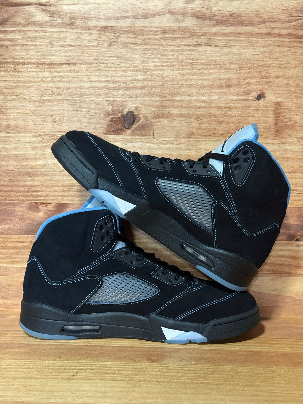 Jordan 5 Retro Black University Blue (2026)