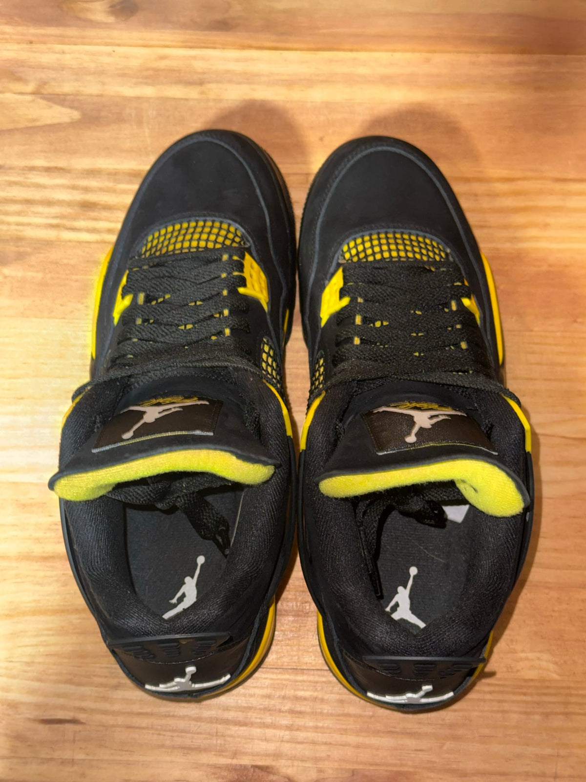 Jordan 4 Retro Thunder (2023) - Size 10.5