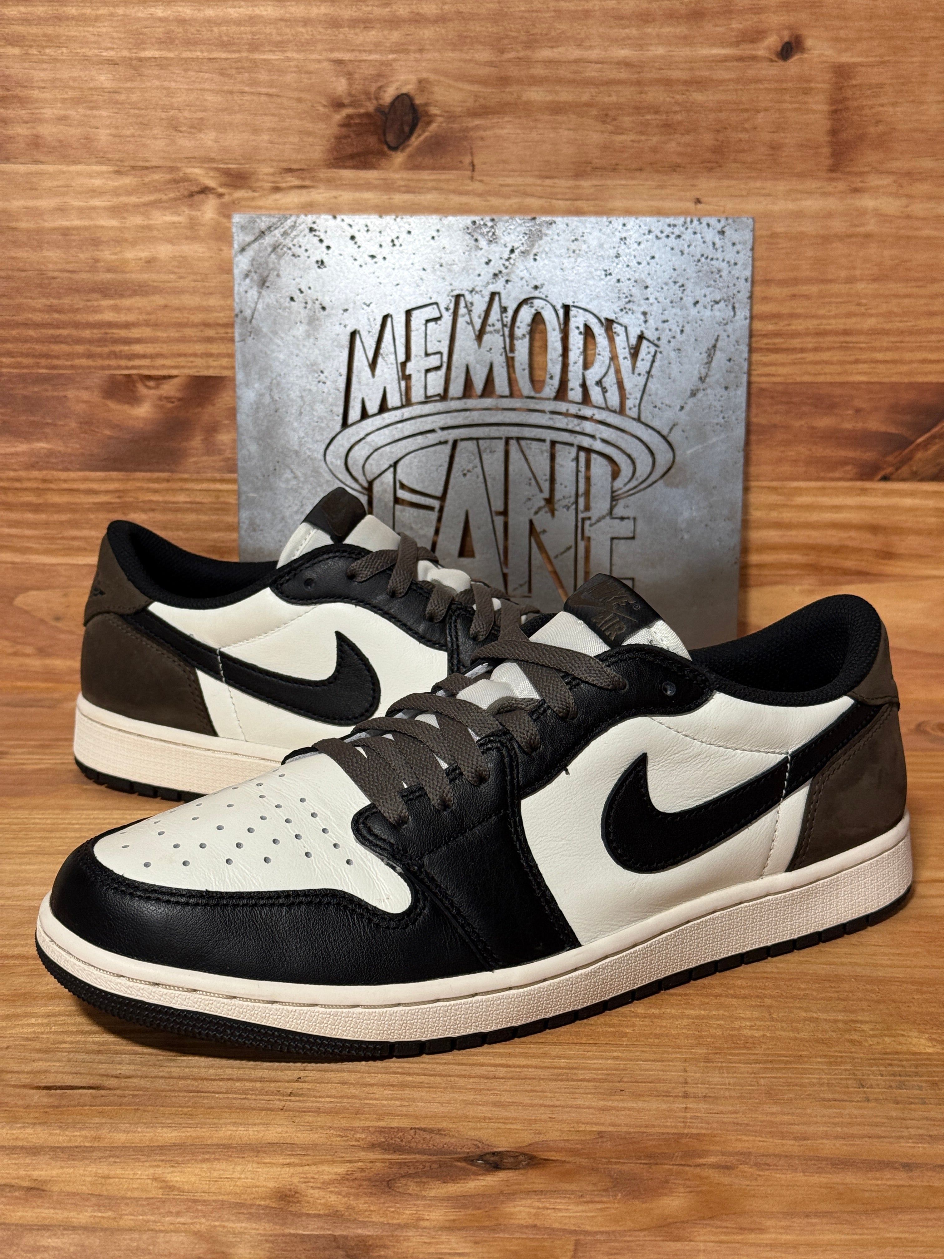 Jordan 1 Retro Low OG Mocha