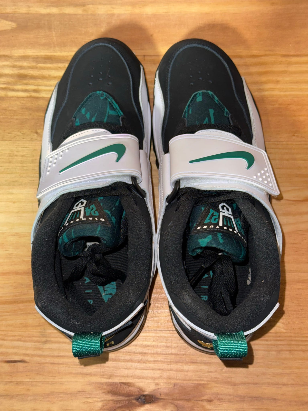 Nike Air Diamond Turf Emerald - Size 10.5