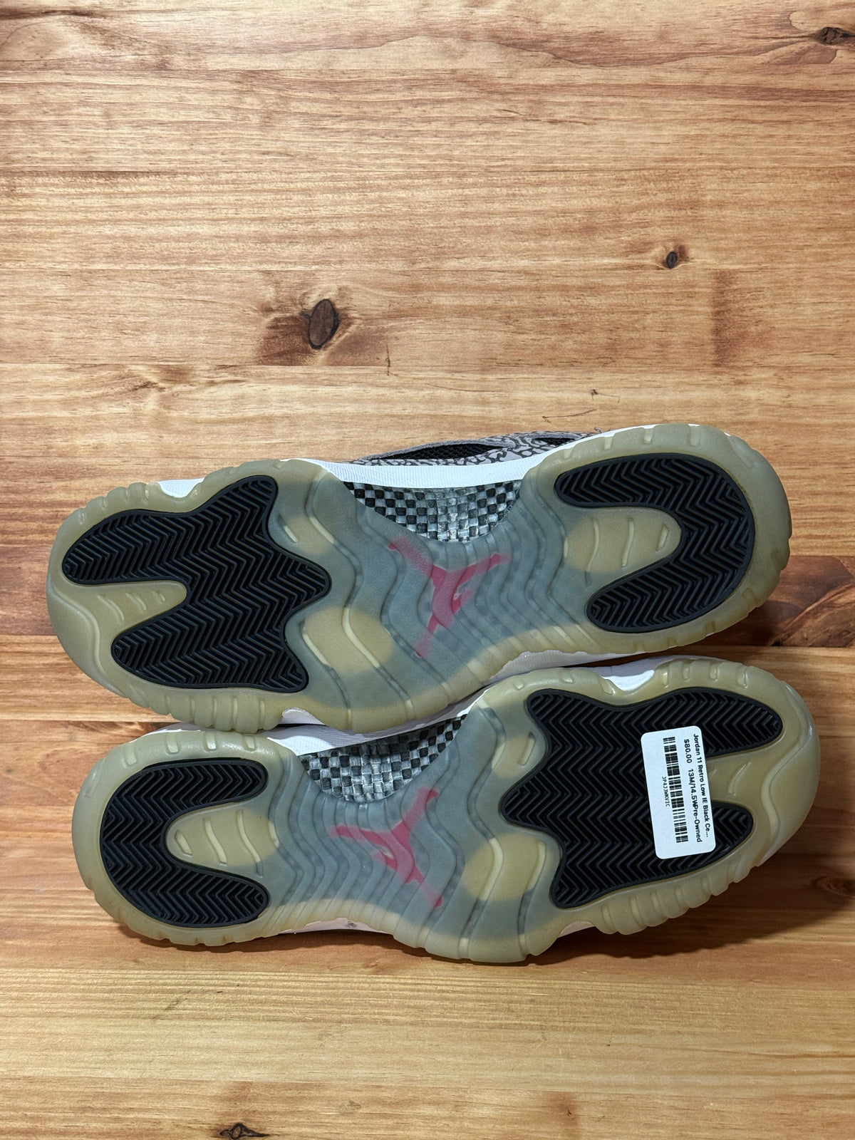 Jordan 11 Retro Low IE Black Cement