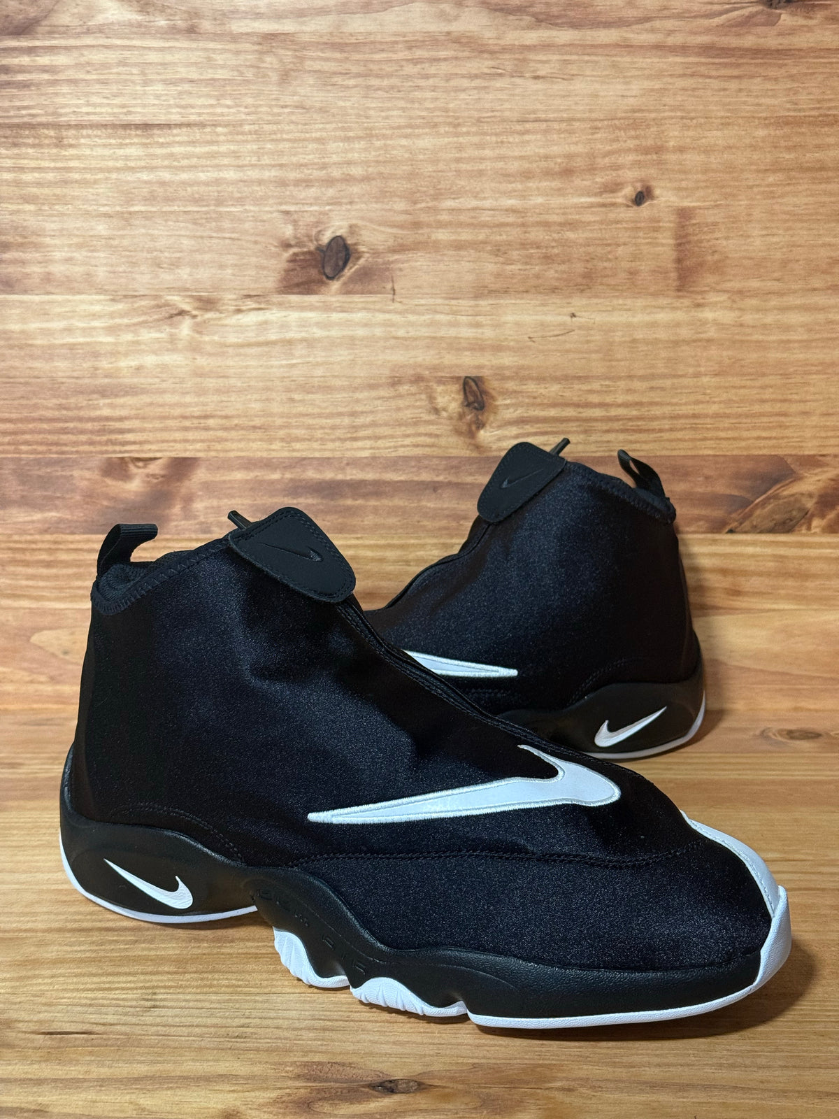 Nike Air Zoom Flight The Glove Black White OG (2026)