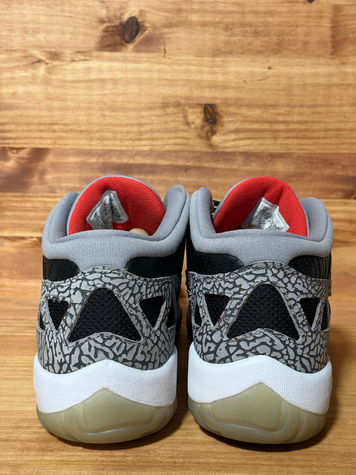 Jordan 11 Retro Low IE Black Cement
