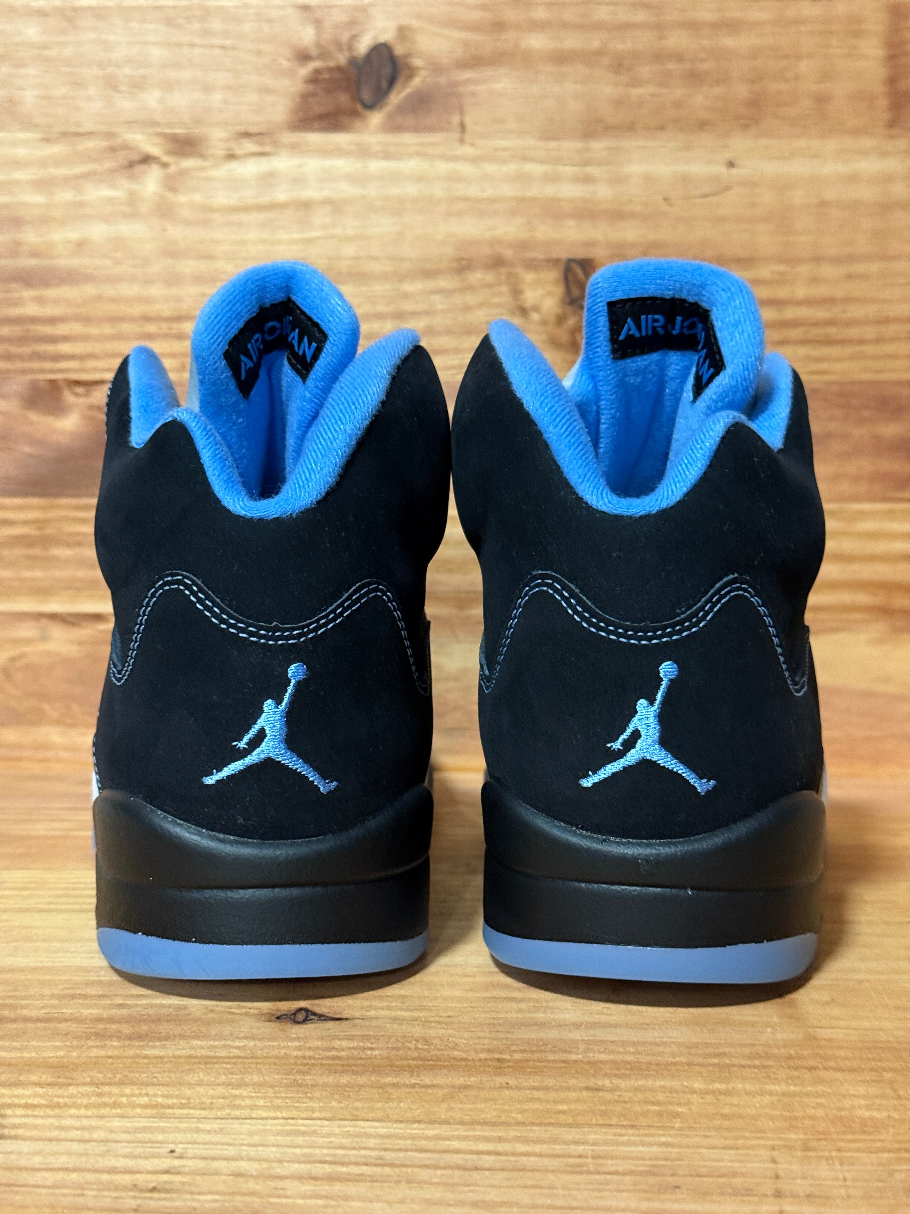 Jordan 5 Retro Black University Blue (2026)