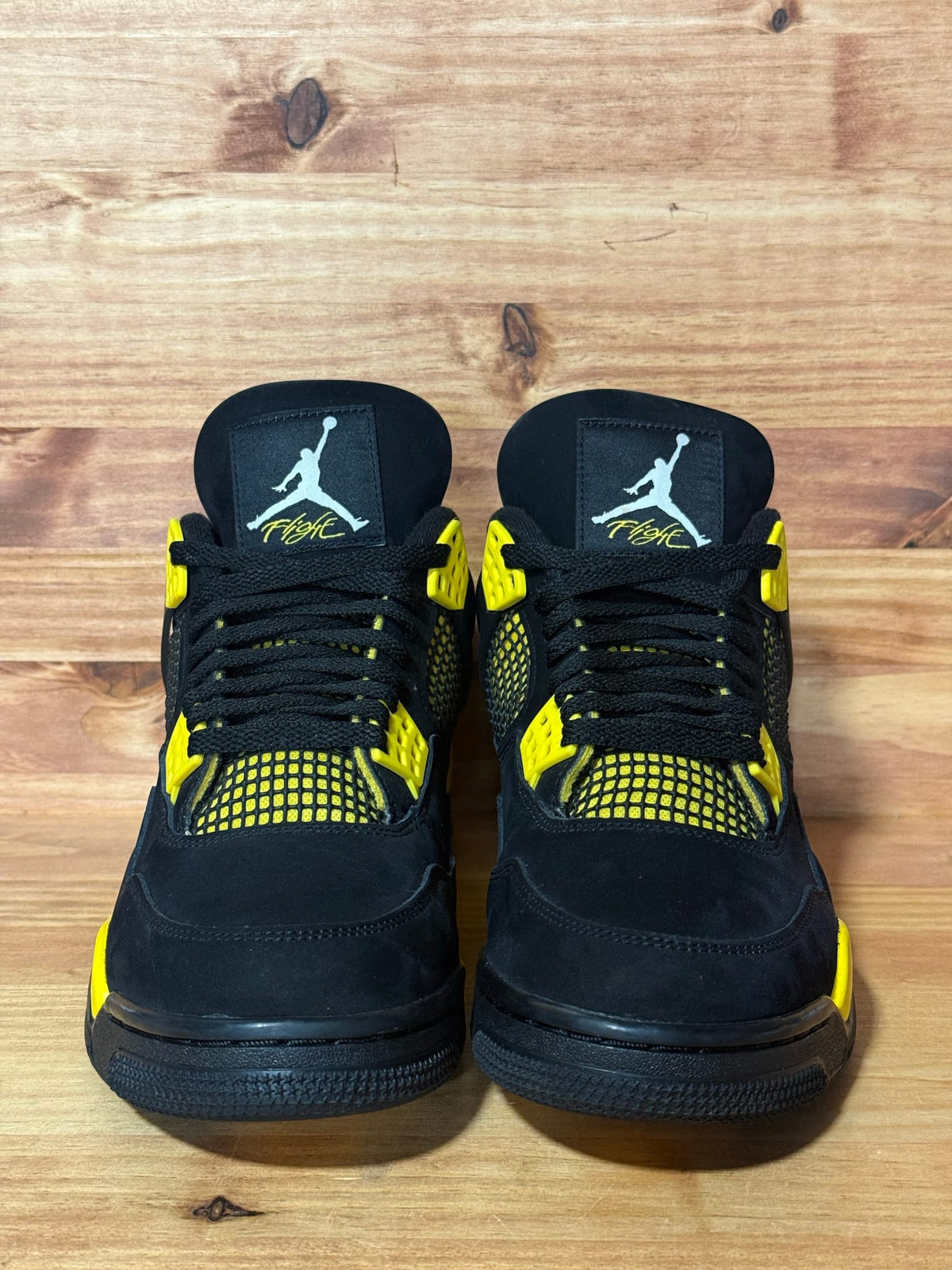 Jordan 4 Retro Thunder (2023) - Size 10.5