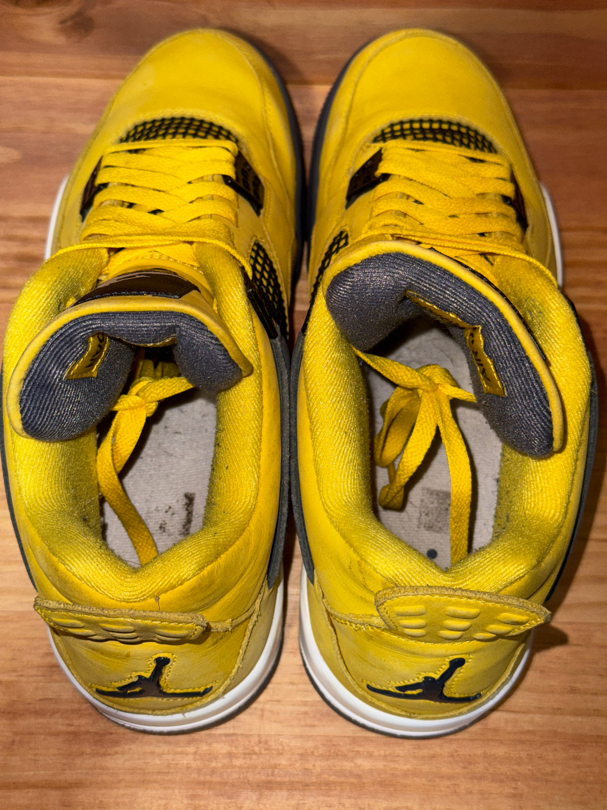 Jordan 4 Retro Lightning (2021)
