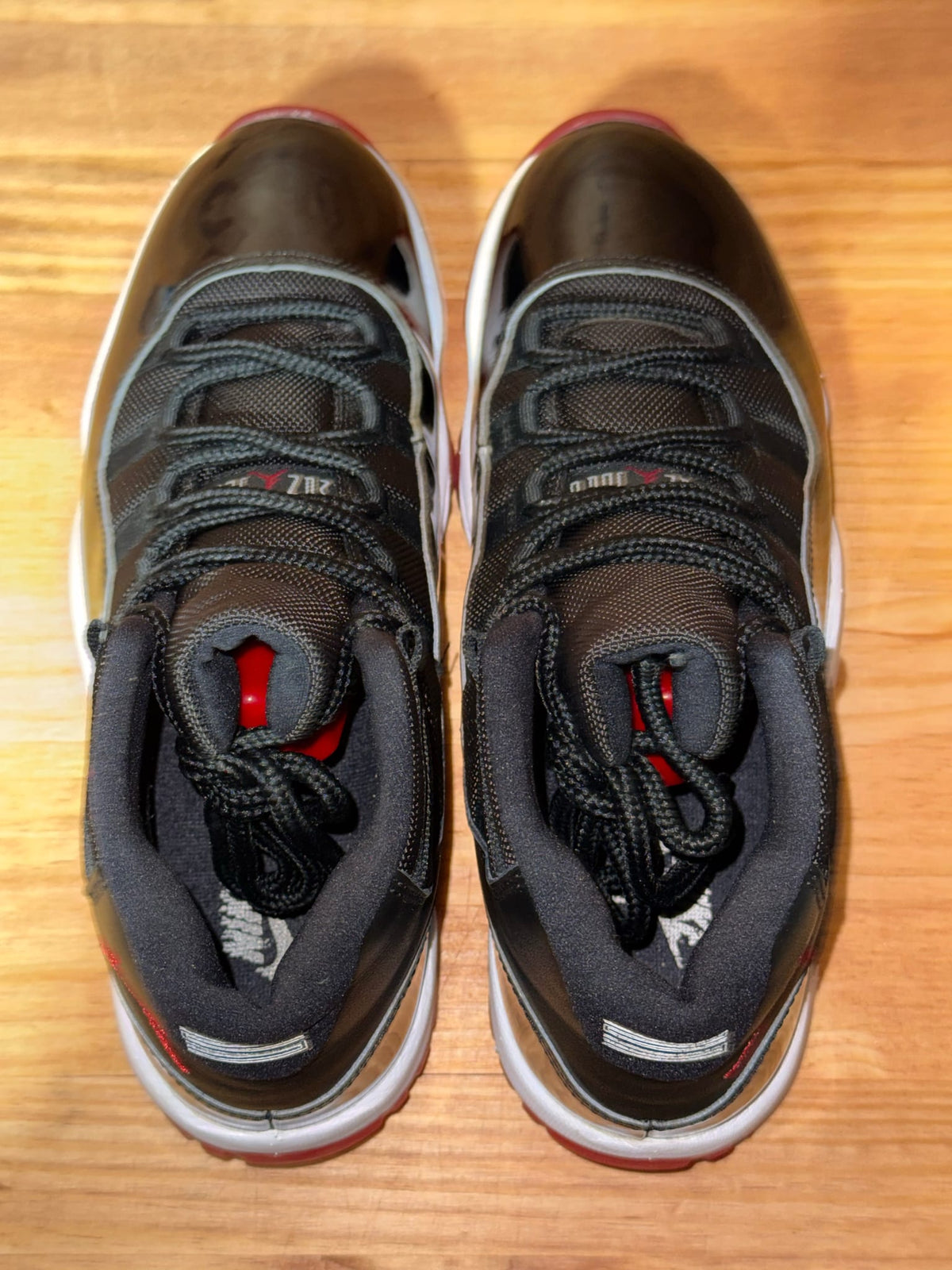 Jordan 11 Retro Playoffs Bred (2019) - Size 9