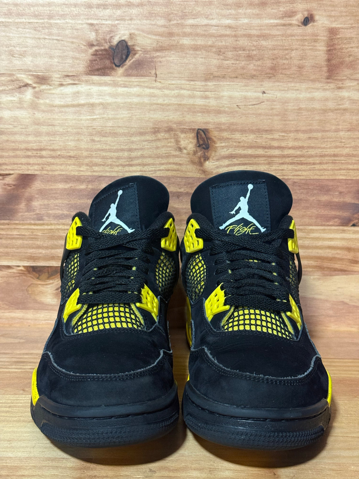 Jordan 4 Retro Thunder (2023)