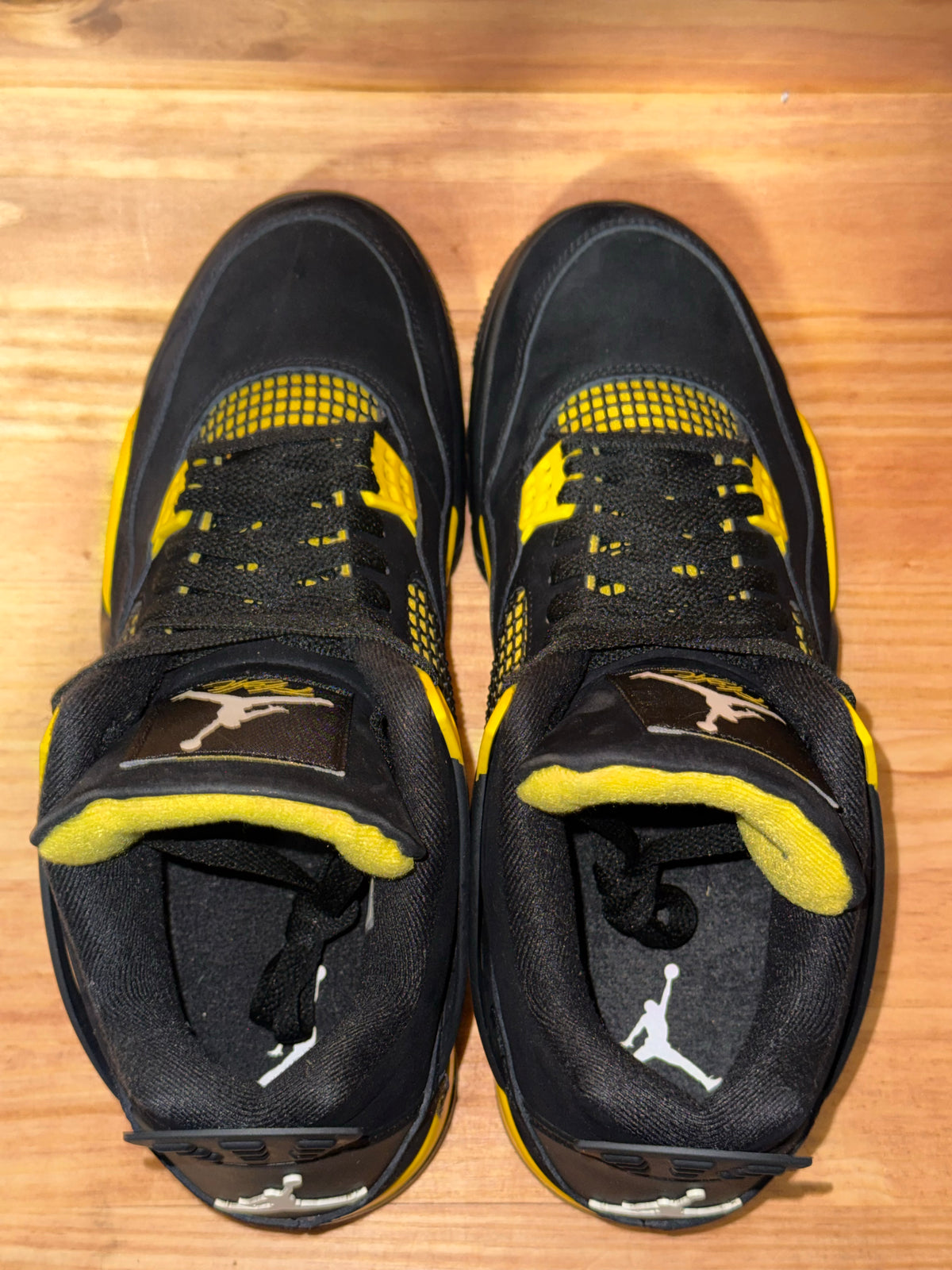 Jordan 4 Retro Thunder (2023)