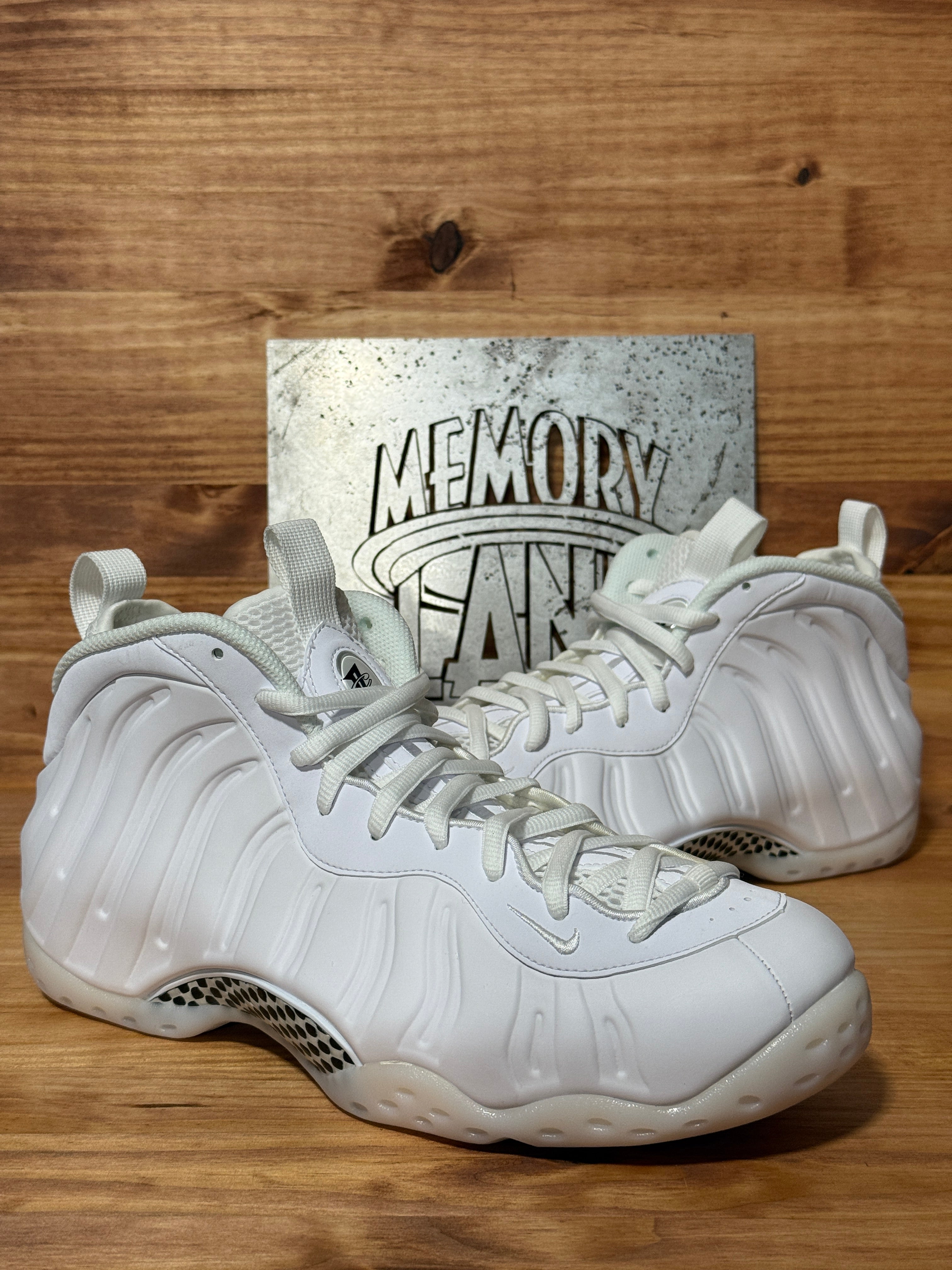 Nike Air Foamposite One Triple White