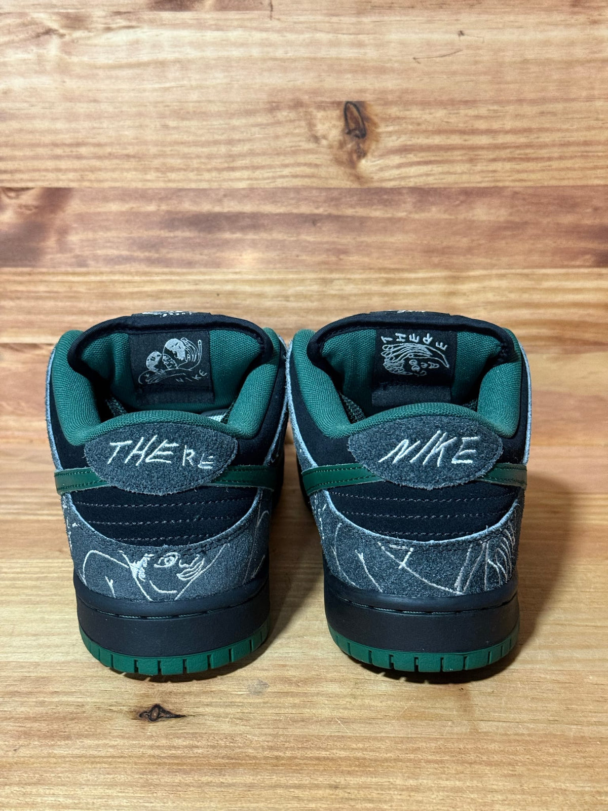 Nike SB Dunk Low There Skateboards - Size 8.5
