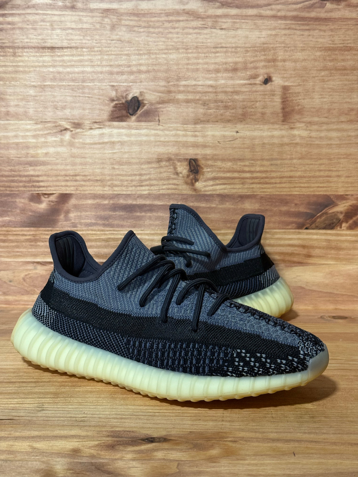 adidas Yeezy Boost 350 V2 Carbon
