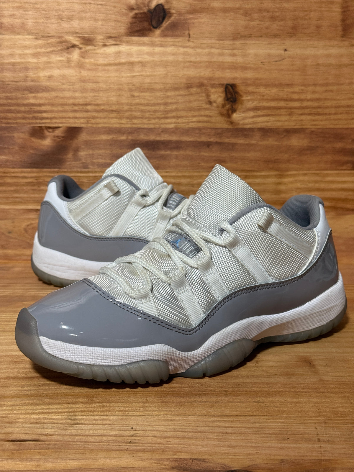 Jordan 11 Retro Low Cement Grey