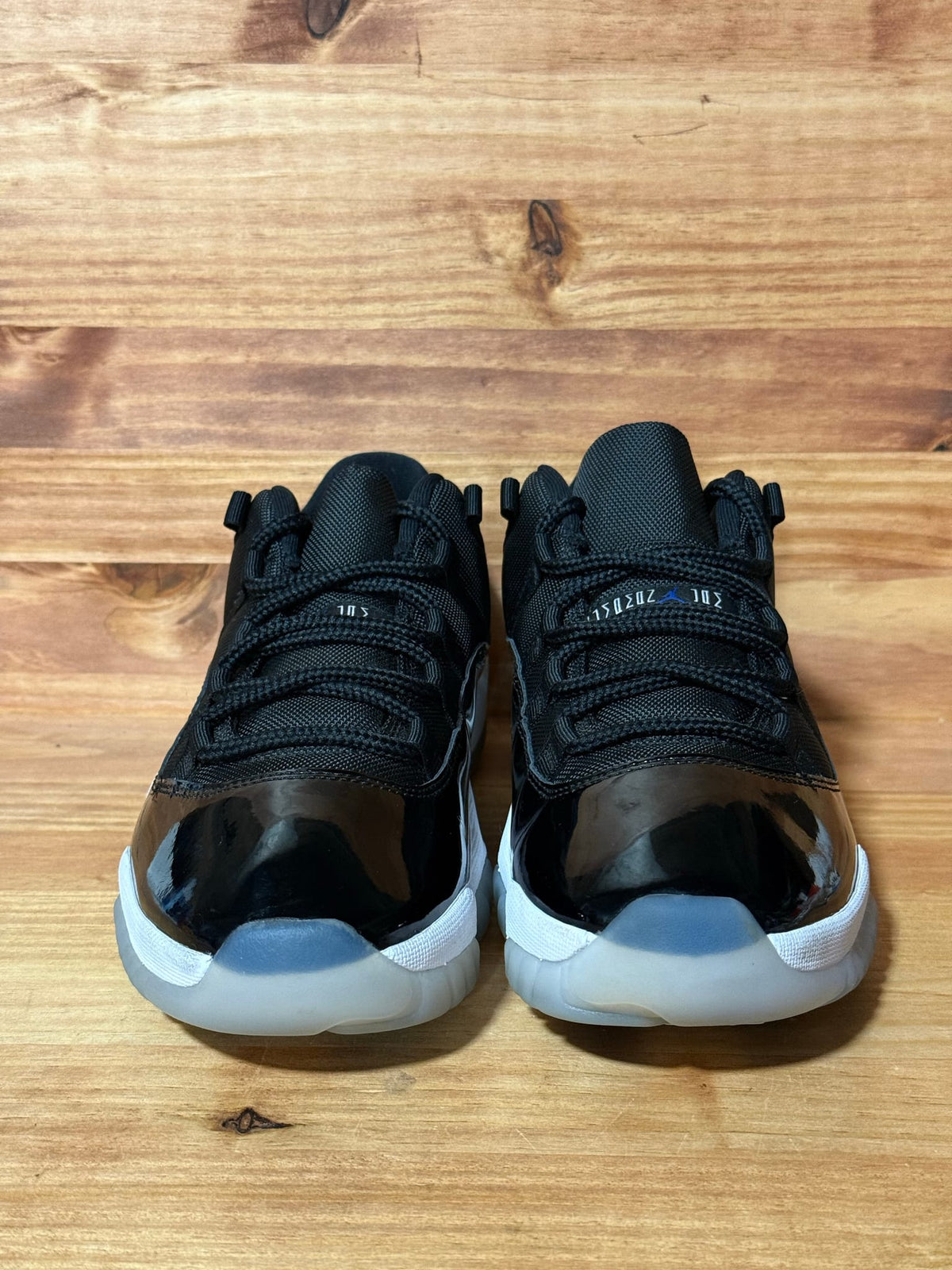Jordan 11 Retro Low Space Jam - Size 9.5
