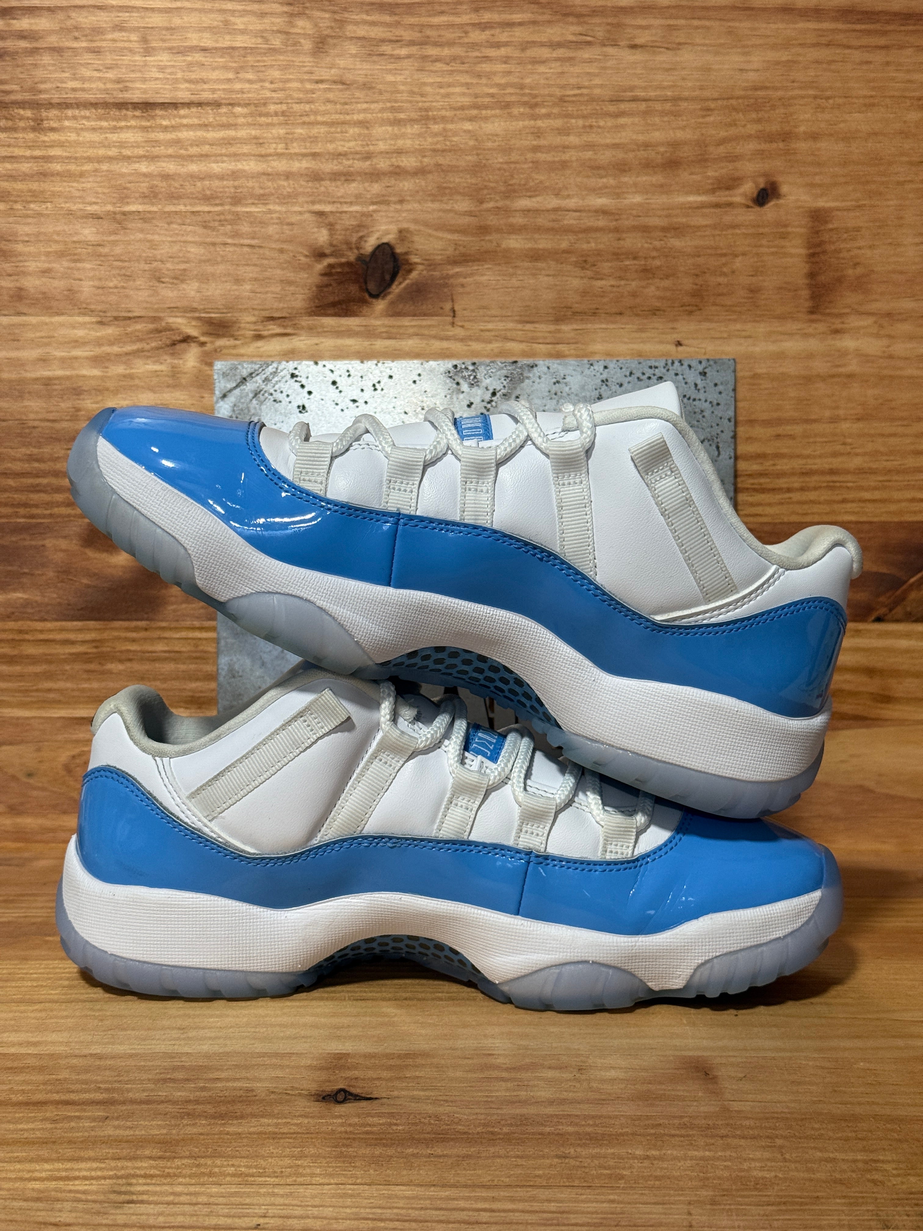 Jordan 11 Retro Low University Blue (2026)